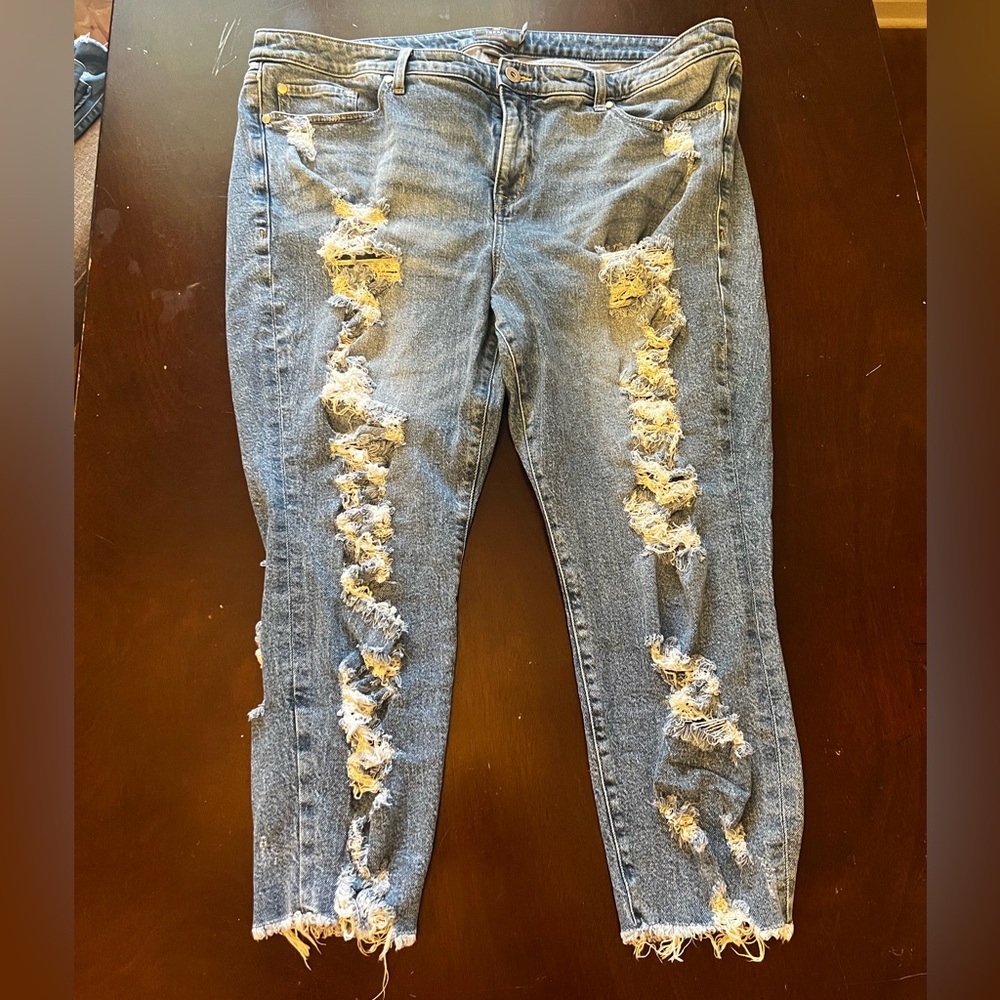 Torrid High-rise Straight Classic Denim Deconstructed Size 20 Short